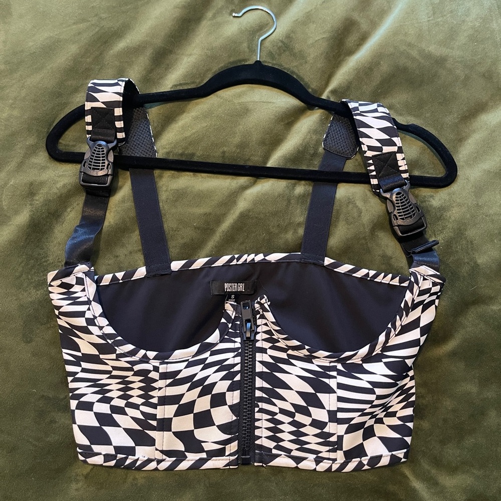 Poster girl underbust